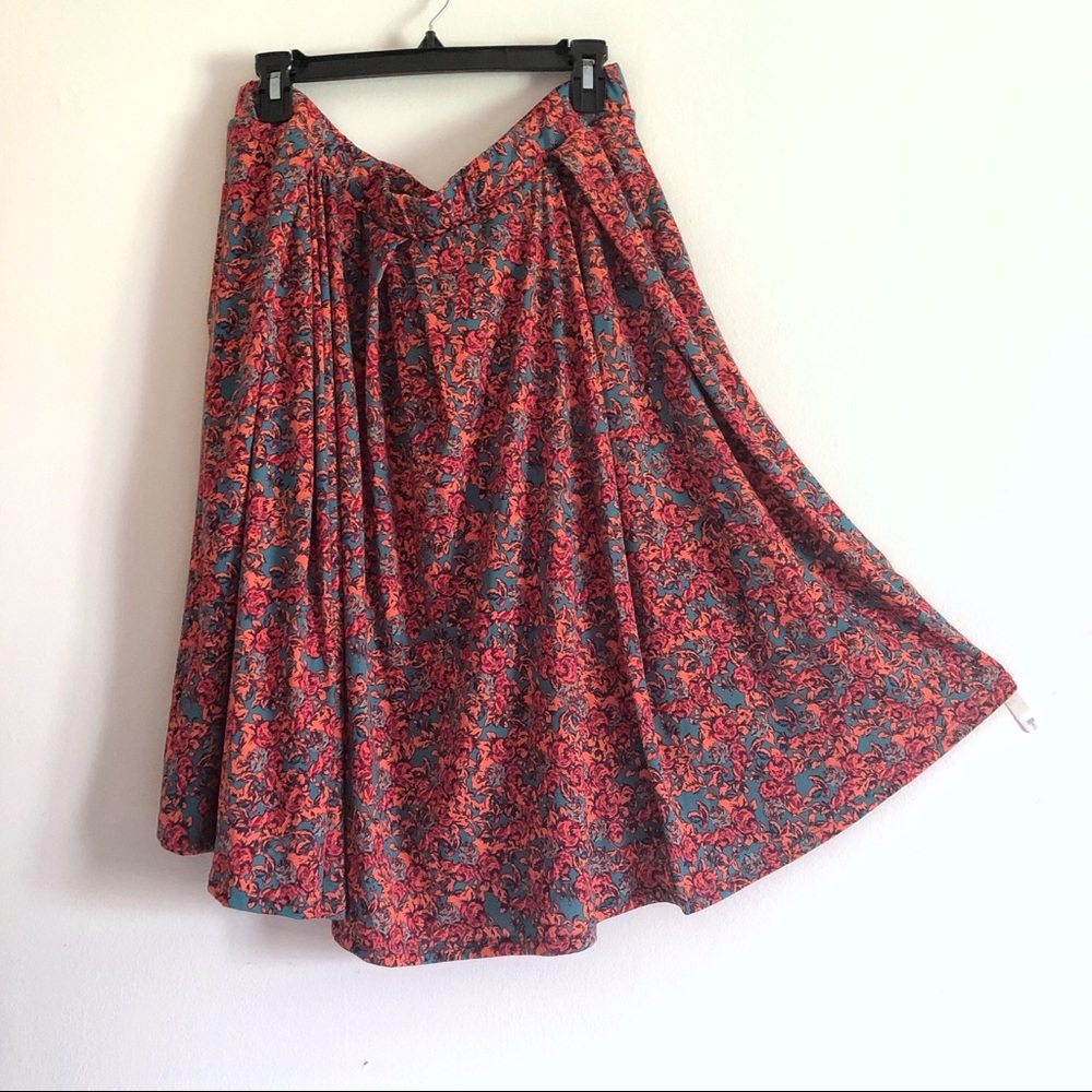 LuLaRoe 2XL Madison Skirt!  NWOT! It has pockets!
